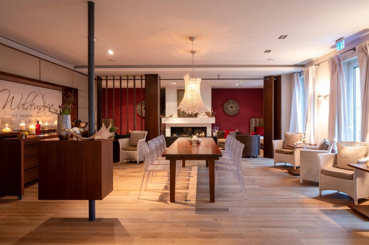 Landhotel 3Kronen Adelsdorf ภายนอก รูปภาพ