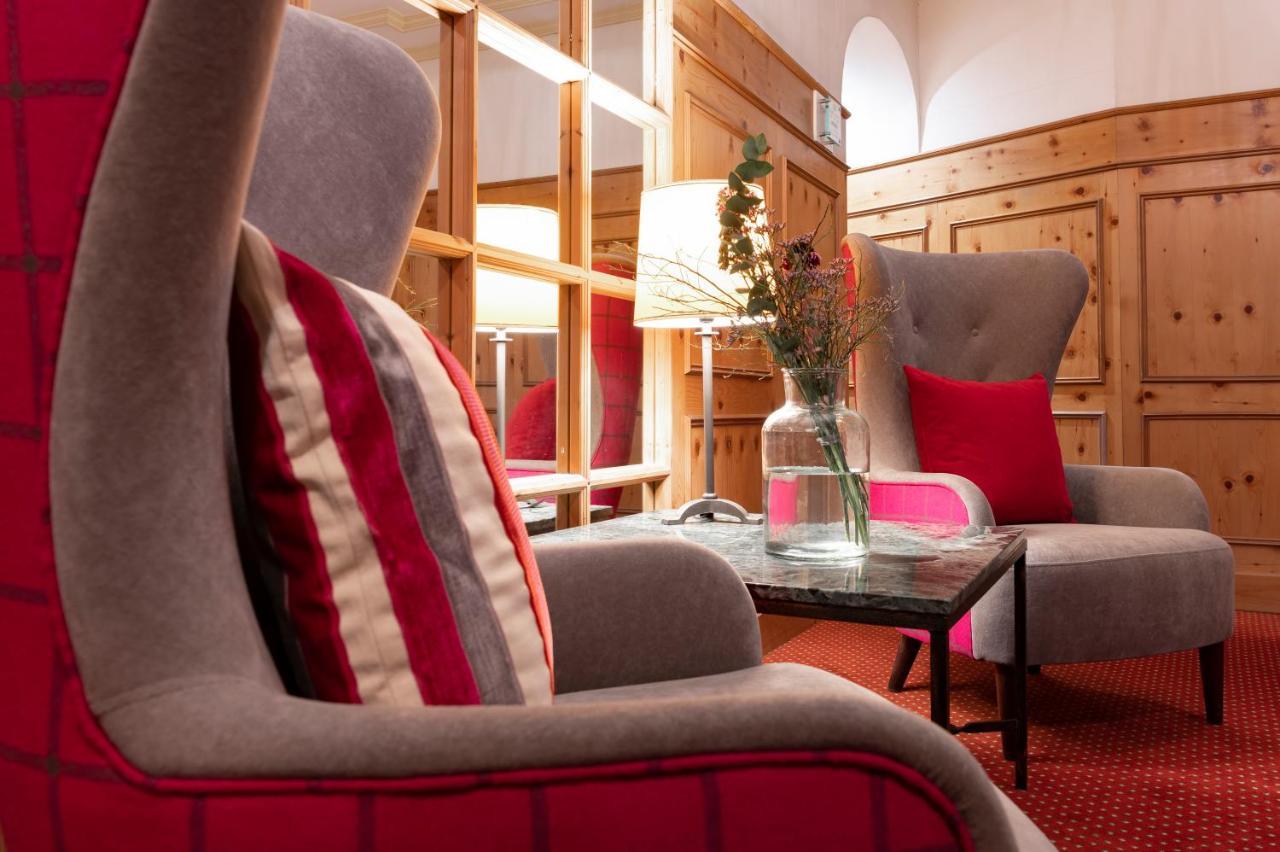 Landhotel 3Kronen Adelsdorf ภายนอก รูปภาพ