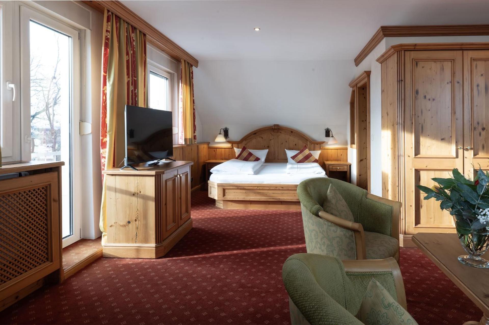 Landhotel 3Kronen Adelsdorf ภายนอก รูปภาพ