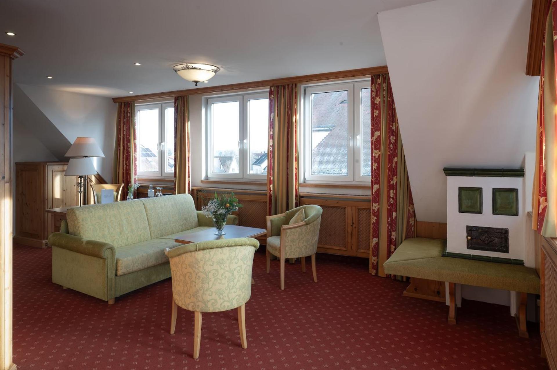 Landhotel 3Kronen Adelsdorf ภายนอก รูปภาพ
